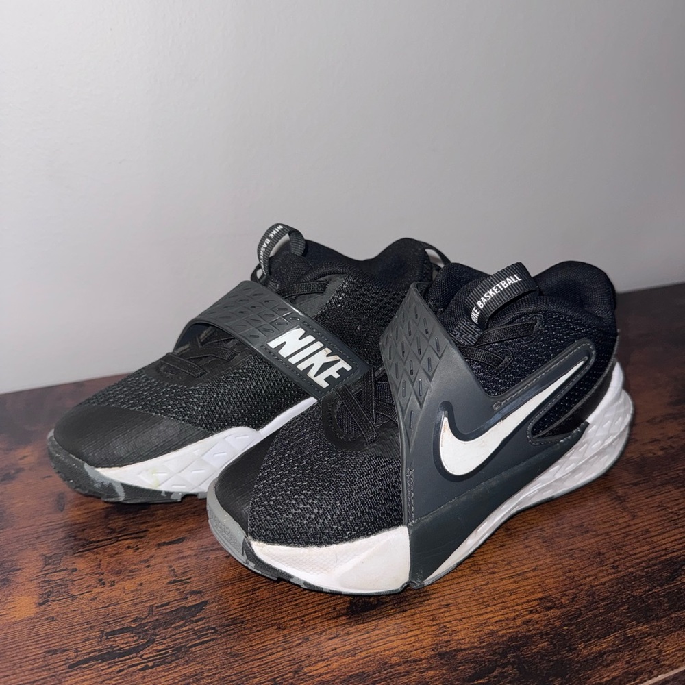 Nike Kids Black and White Basketball Shoes Like New